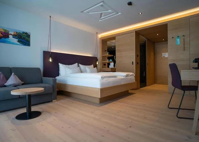 Wellness Und Brunch Hotel Morgenzeit Beheizter Naturpool Mit Sandstrand Genuss Fruehstueck Bis 13 Uhr Hochkoenig Sommercard