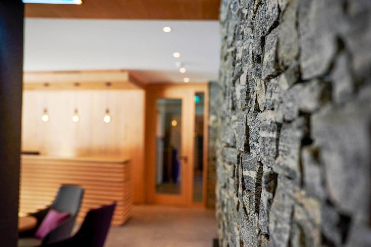 Wellness Und Brunch Morgenzeit Beheizter Naturpool Mit Sandstrand Genuss Fruehstueck Bis 13 Uhr Hochkoenig Sommercard Hotel