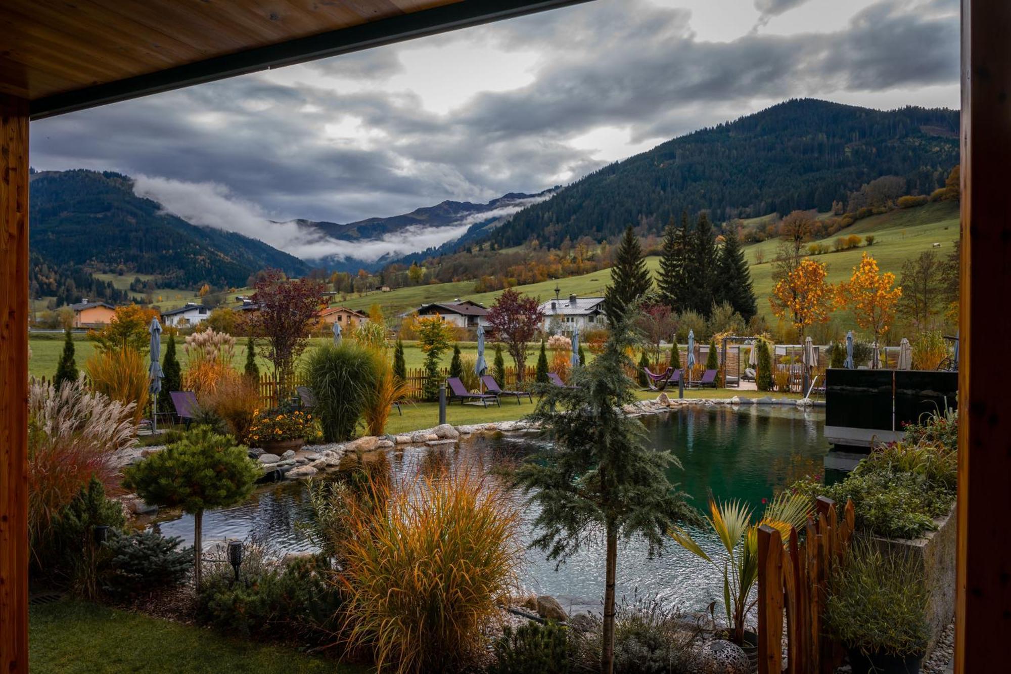 Wellness Und Brunch Morgenzeit Beheizter Naturpool Mit Sandstrand Genuss Fruehstueck Bis 13 Uhr Hochkoenig Sommercard 3* Maria Alm am Steinernen Meer