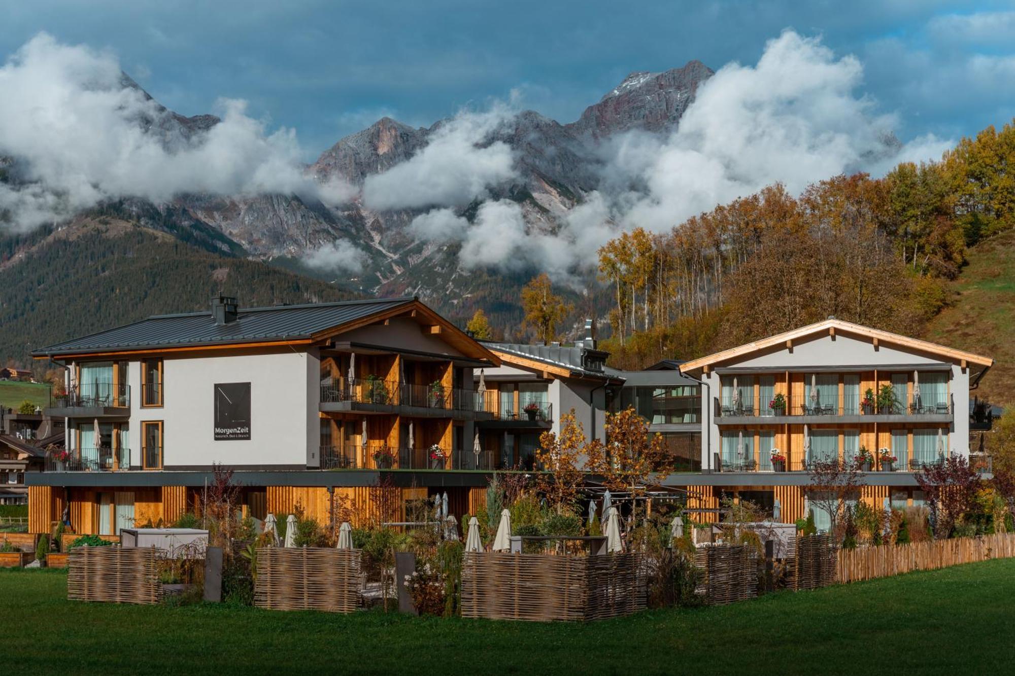 Hotel Wellness Und Brunch Morgenzeit Beheizter Naturpool Mit Sandstrand Genuss Fruehstueck Bis 13 Uhr Hochkoenig Sommercard 3*