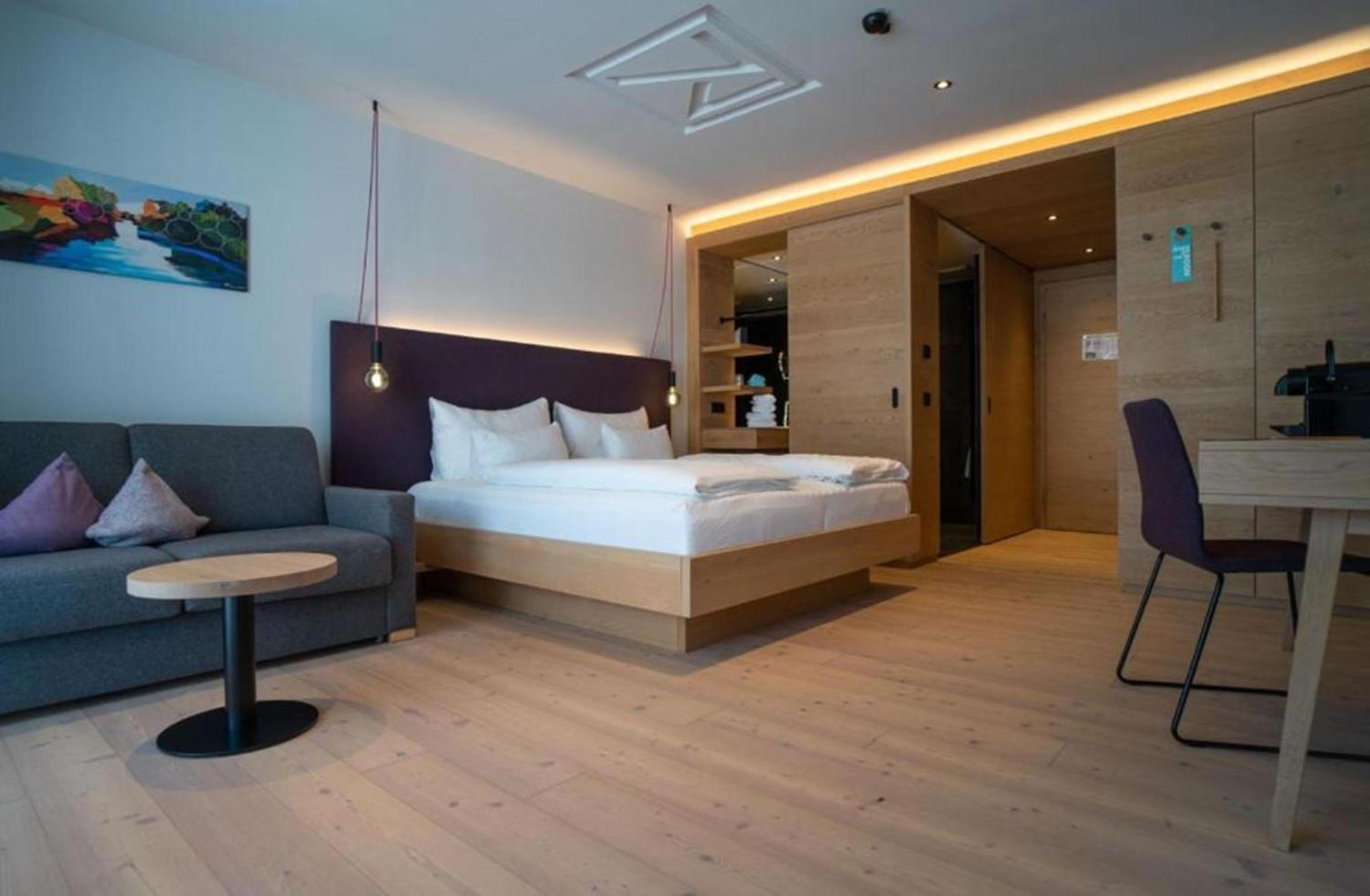 Hotel Wellness Und Brunch Morgenzeit Beheizter Naturpool Mit Sandstrand Genuss Fruehstueck Bis 13 Uhr Hochkoenig Sommercard