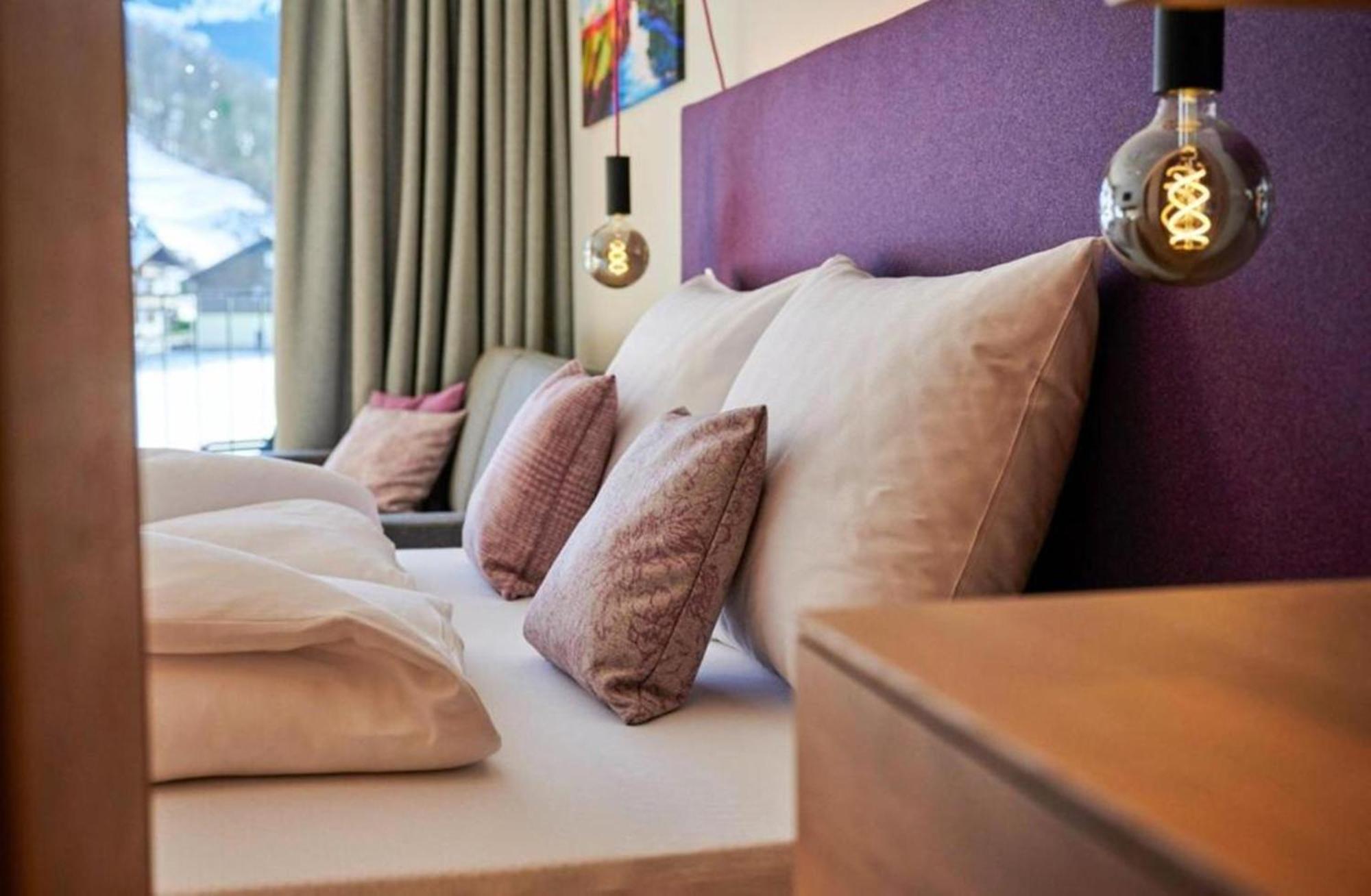 Wellness Und Brunch Morgenzeit Beheizter Naturpool Mit Sandstrand Genuss Fruehstueck Bis 13 Uhr Hochkoenig Sommercard Hotel