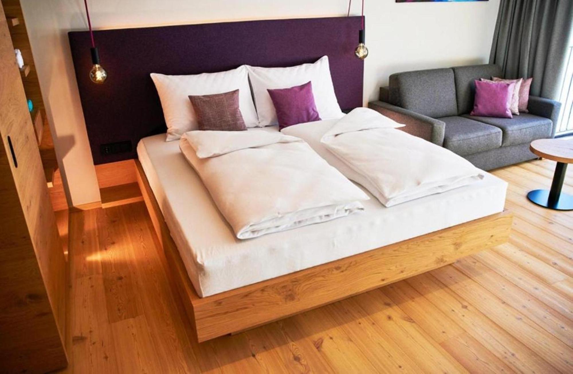 Hotel Wellness Und Brunch Morgenzeit Beheizter Naturpool Mit Sandstrand Genuss Fruehstueck Bis 13 Uhr Hochkoenig Sommercard